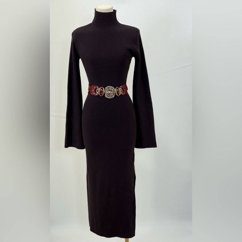 Crescent ASTOR LONG BELL SLEEVE MIDI Fitted SWEATER DRESS - PLUM Size M - Picture 5 of 16